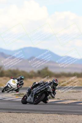 media/Nov-16-2025-Race Pace (Sun) [[8c5fa54630]]/Non Verified Riders (1st 20 Minutes)/5-Turn 15 (110pm)/